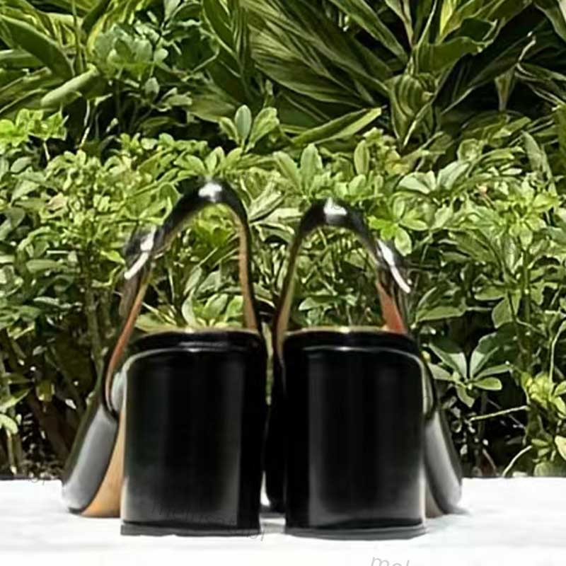 8 CM Tabi Leather Slingback Shoes