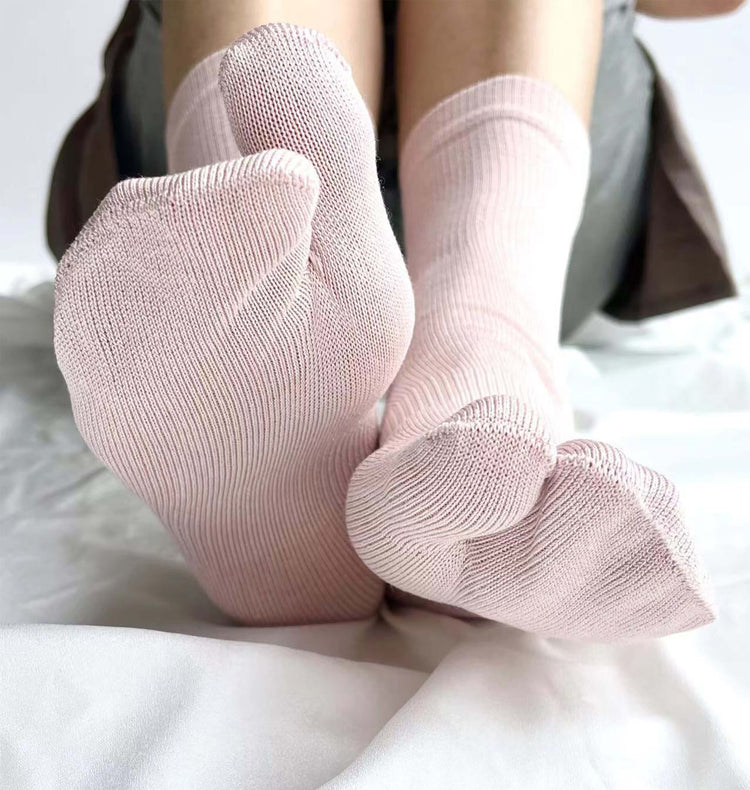 Silk Tabi Socks