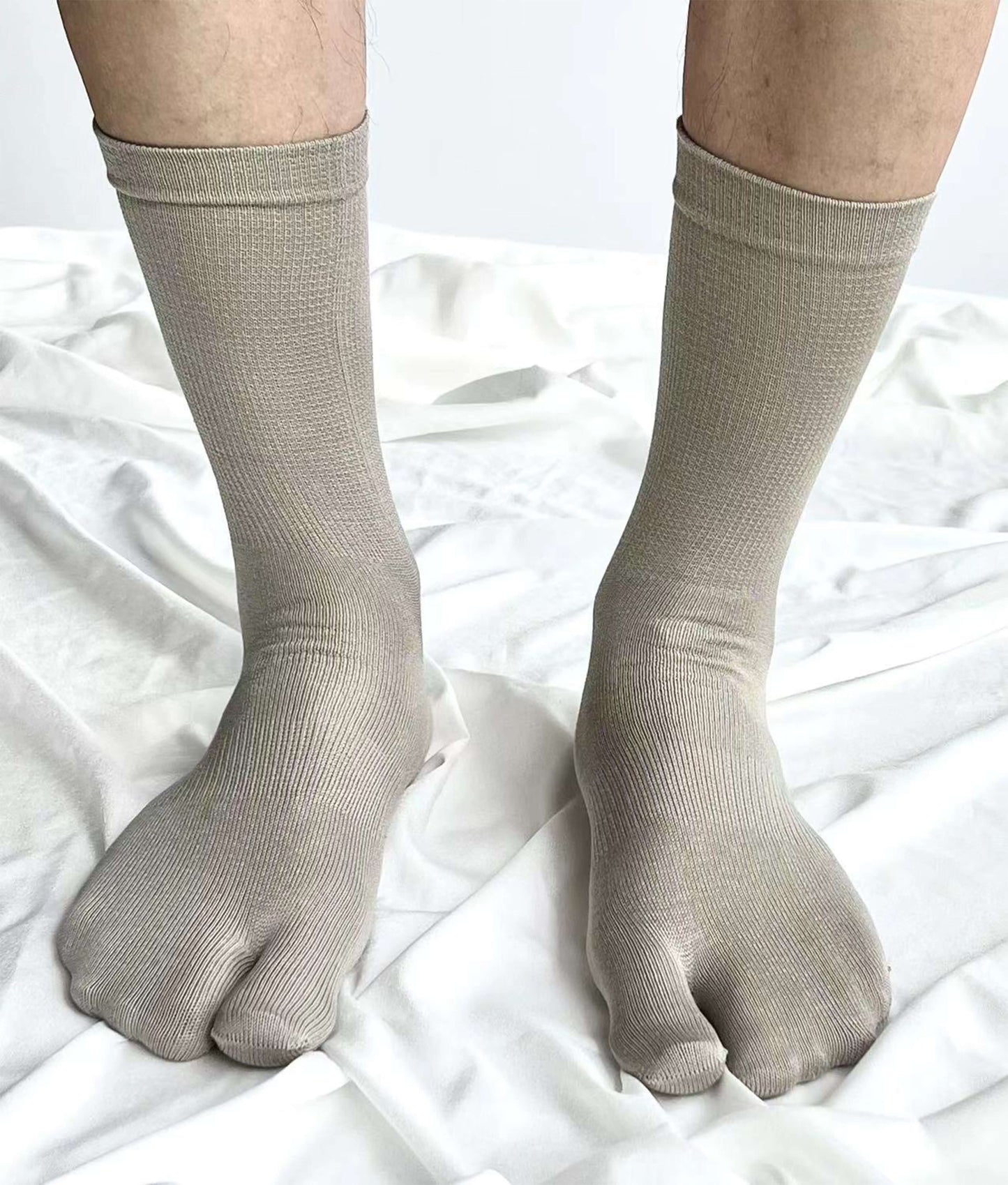 Men Silk Tabi Socks