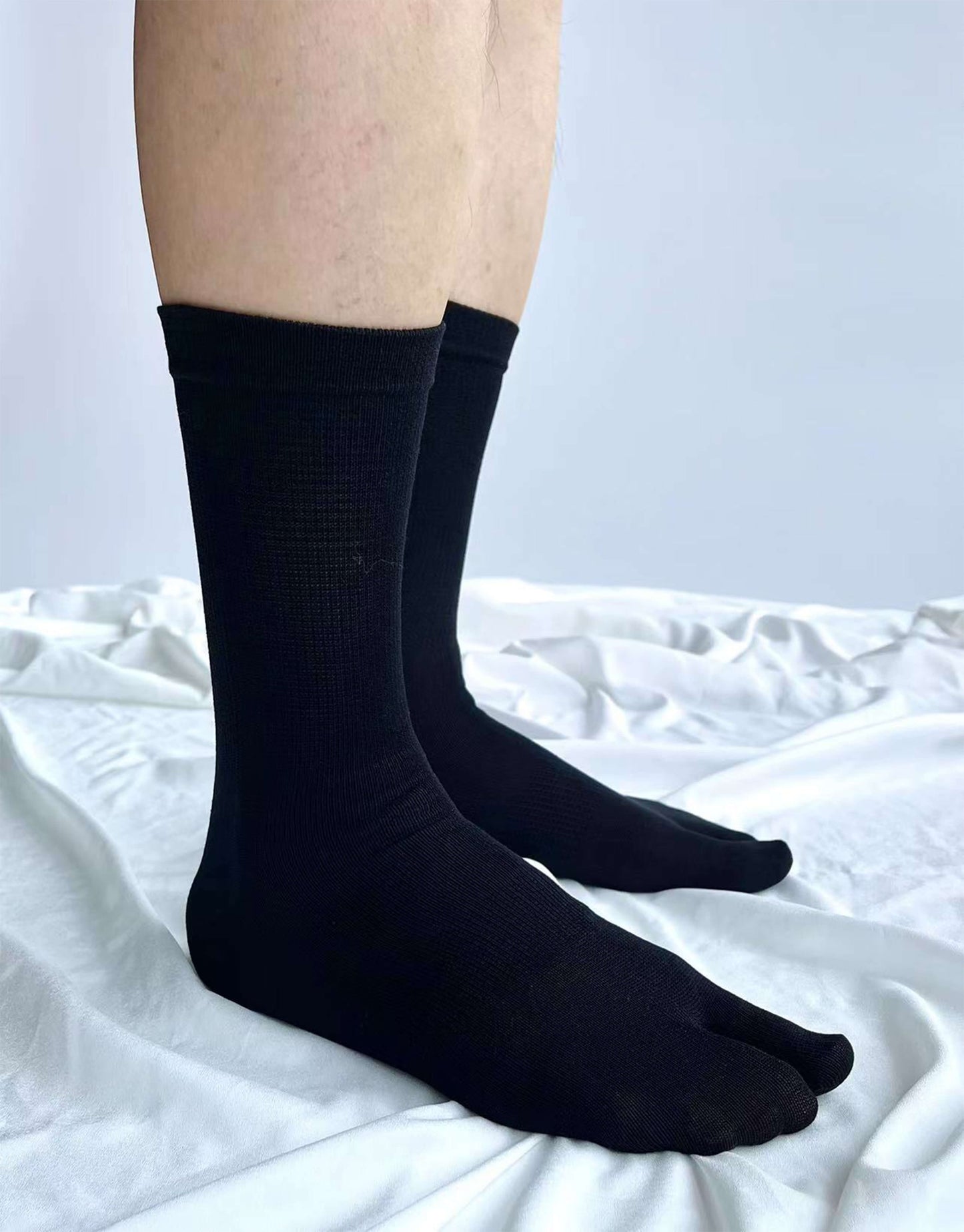 Men Silk Tabi Socks